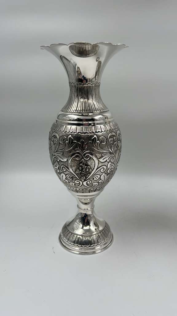 FLOWER VASE