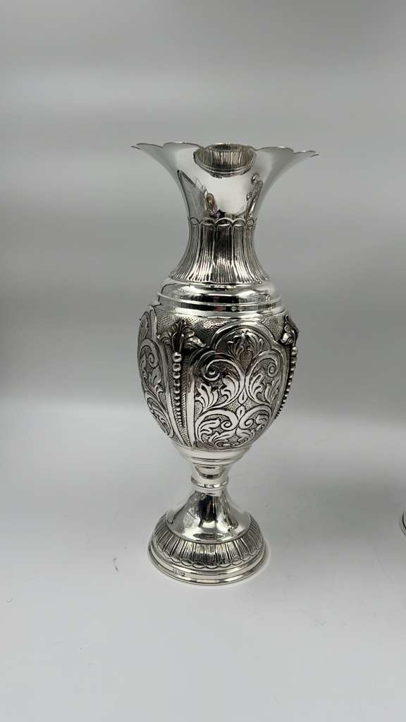 FLOWER VASE