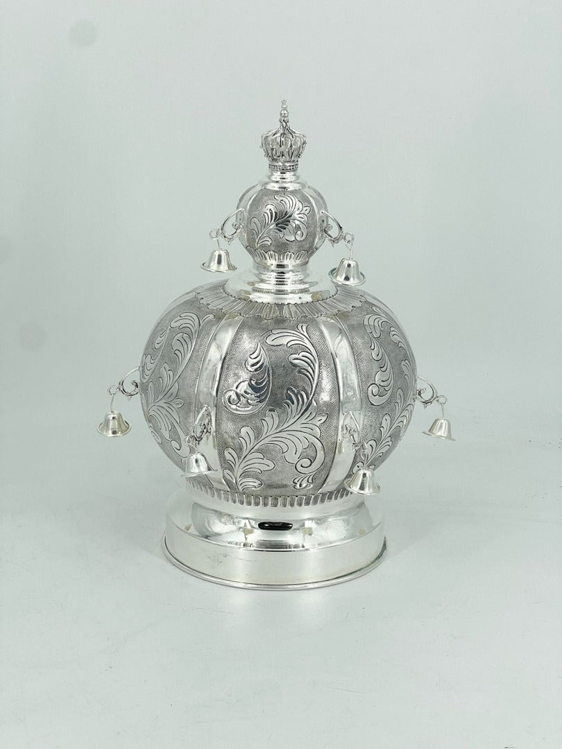 Sefer torah crown