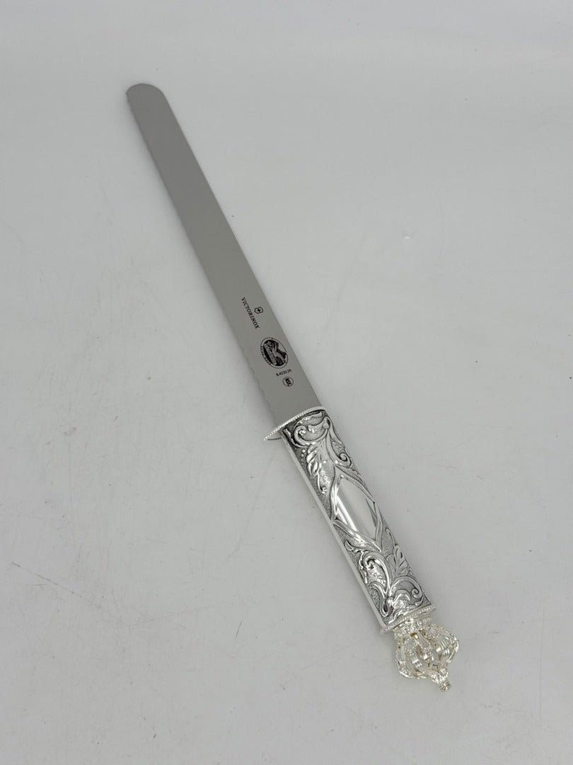 Knife Victorix With Crown (Serrated)