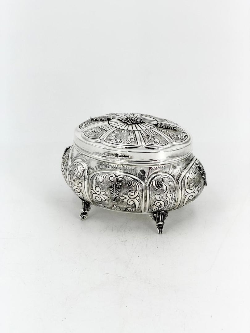 Esrog Box (without gold insight)