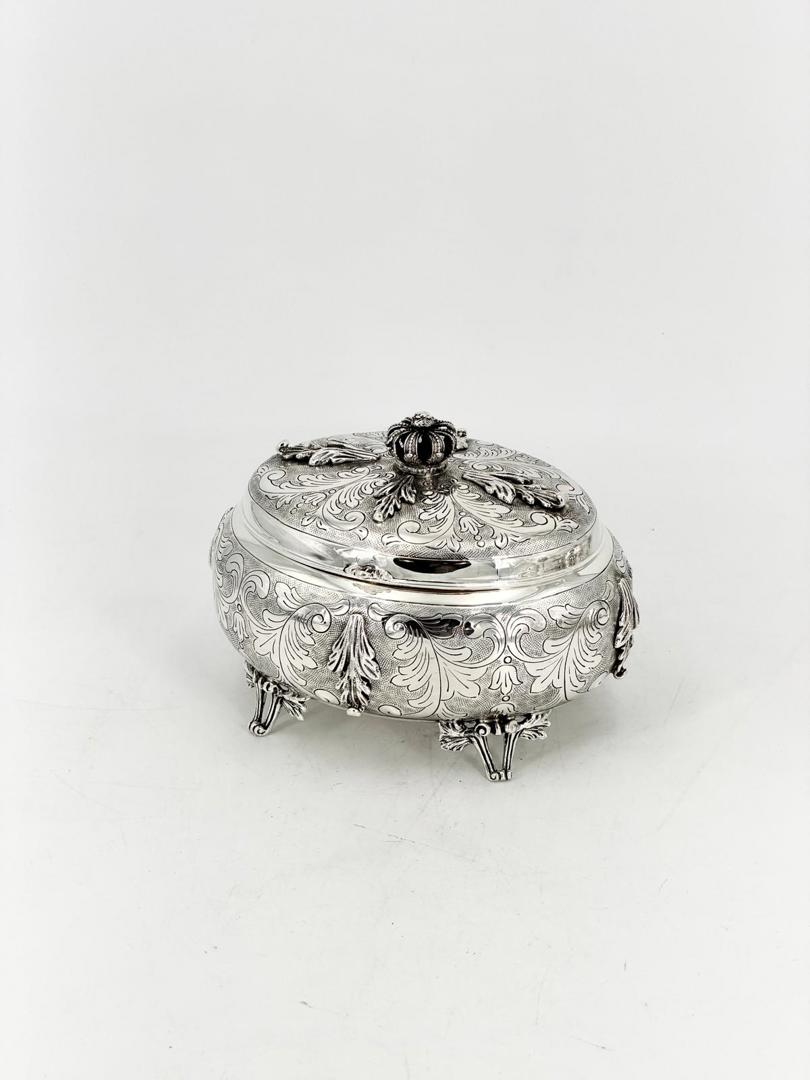 Esrog Box (without gold insight)