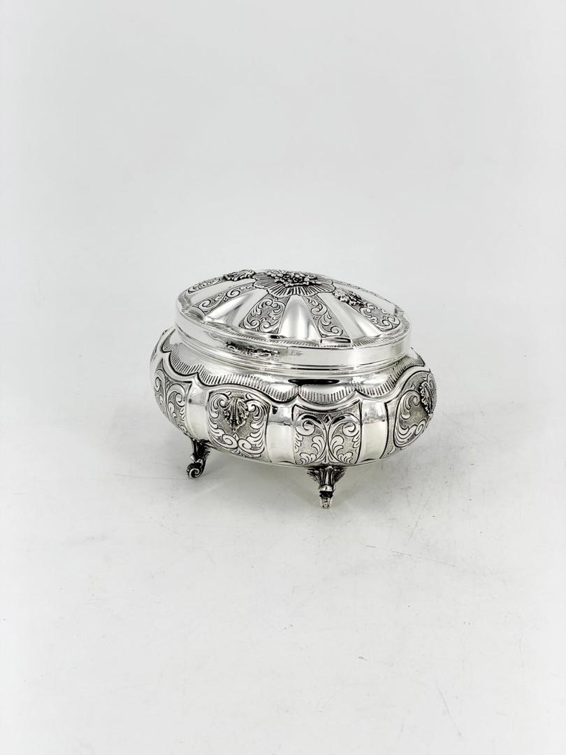 Esrog Box (without gold insight)