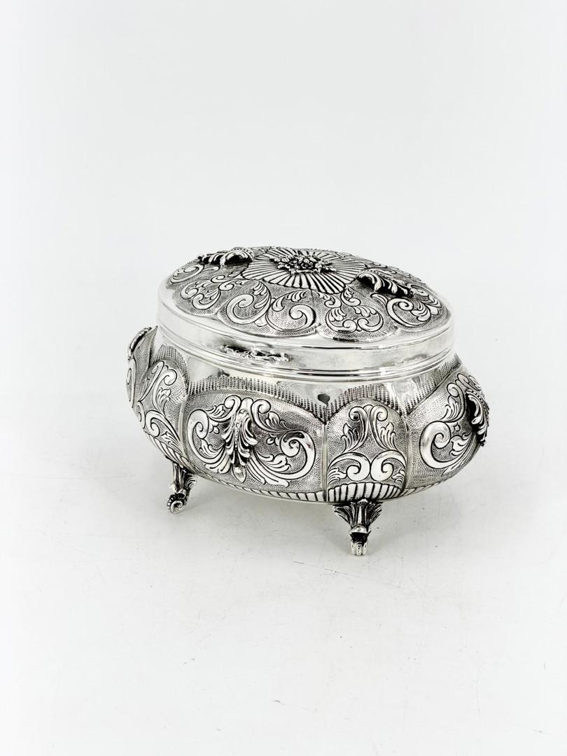 Esrog Box (without gold insight)
