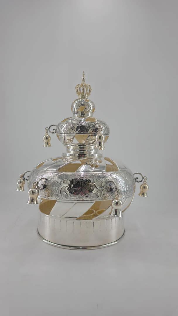 Sefer torah crown