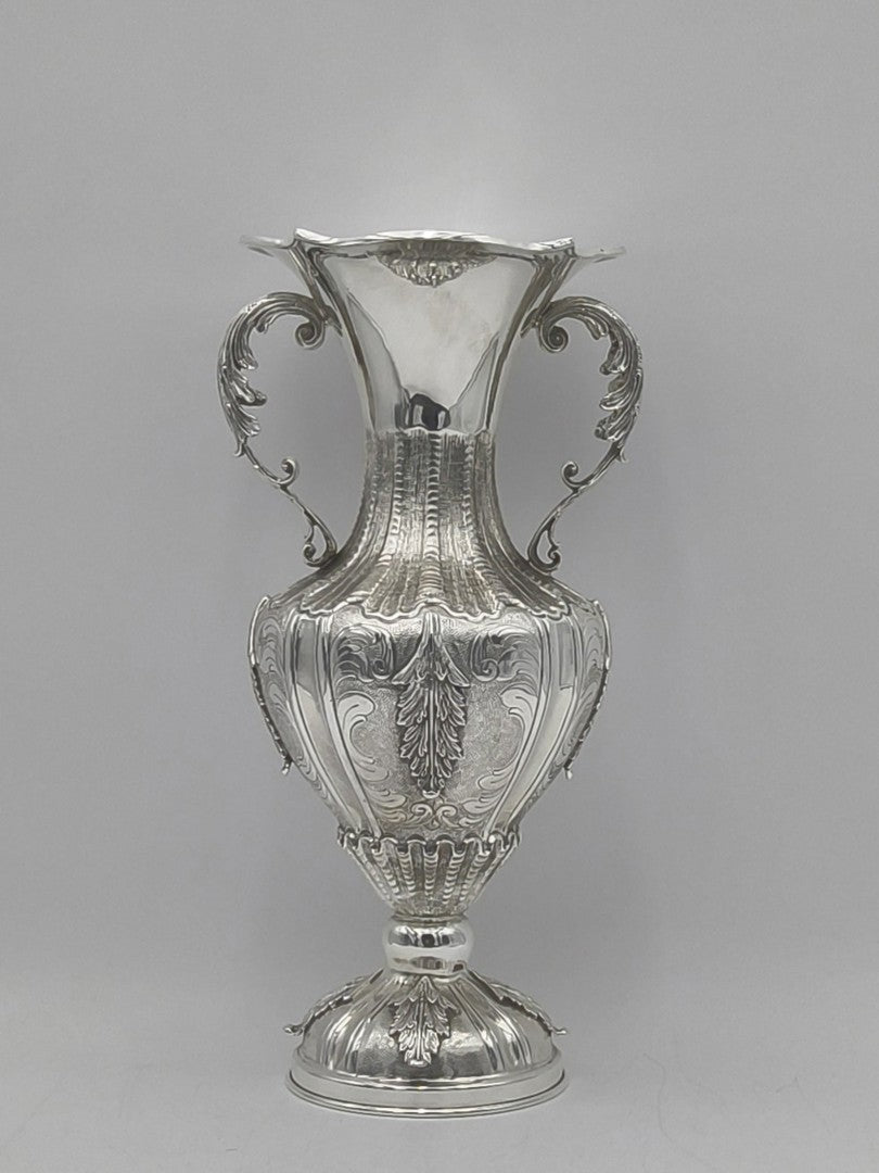 Flower Vase With Hentel