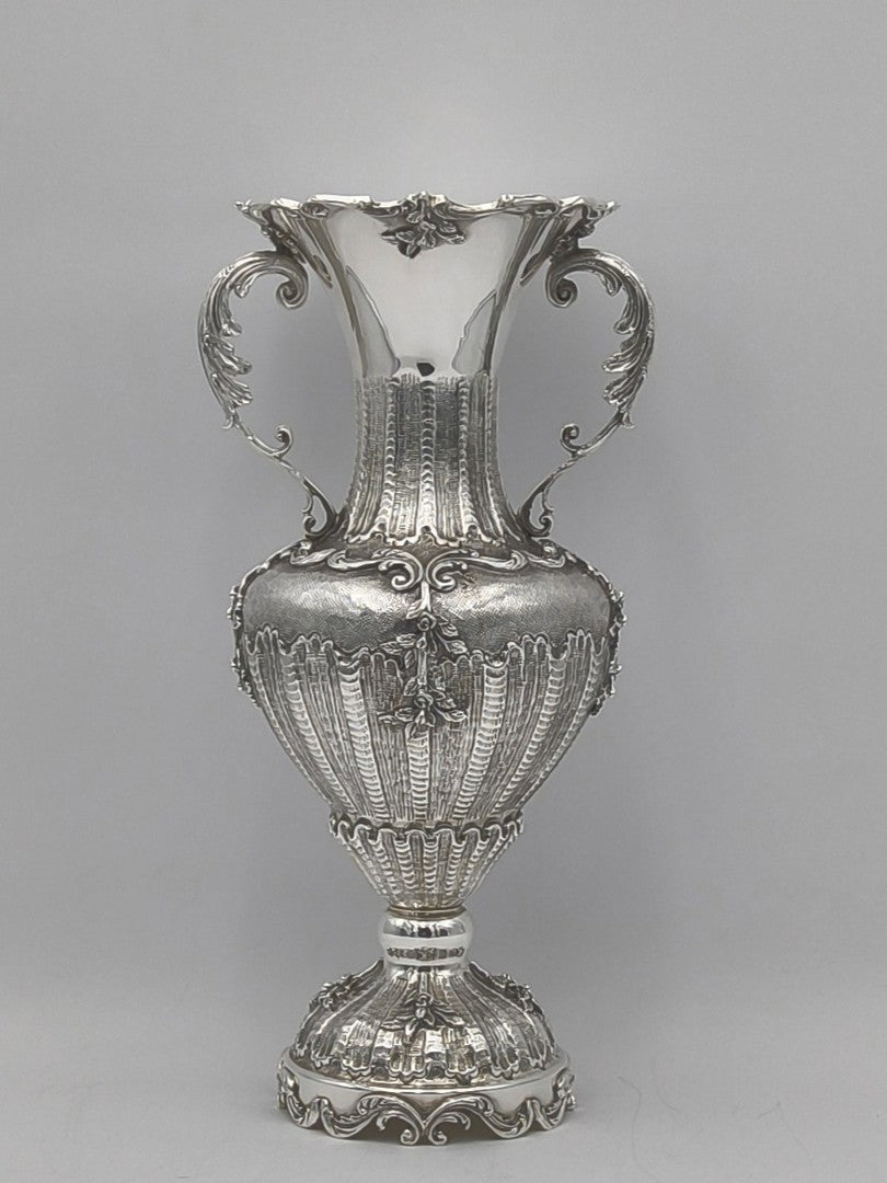 Flower Vase With Hentel