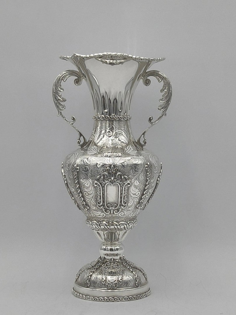 Flower Vase With Hentel