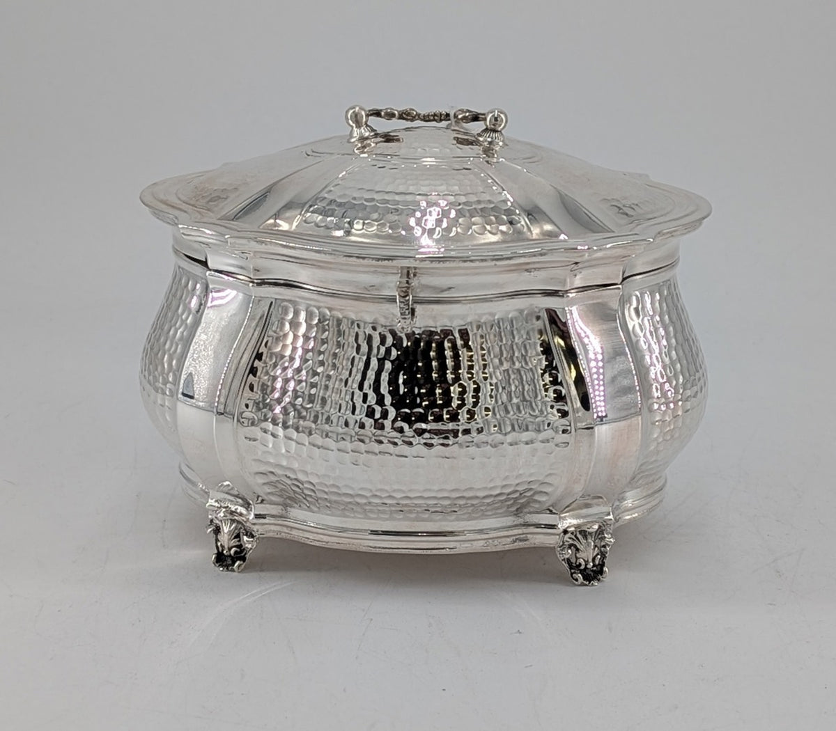 Esrog Box – impressive silver