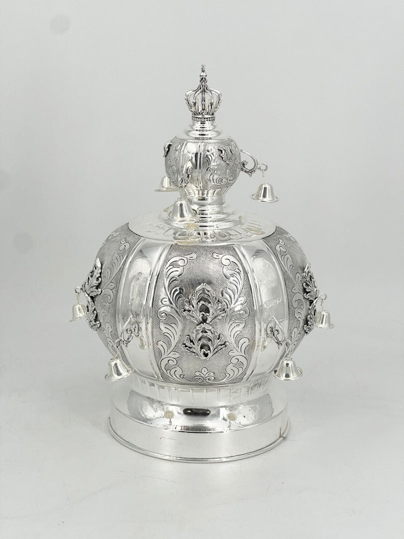 Sefer torah crown