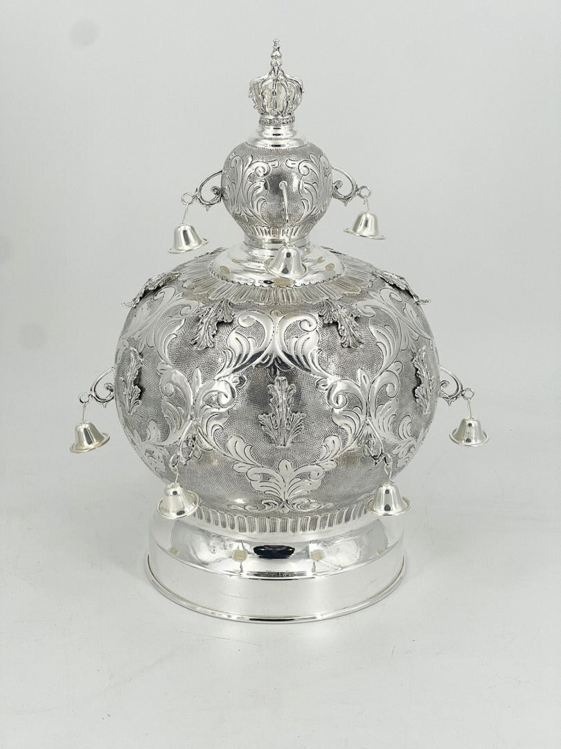 Sefer torah crown
