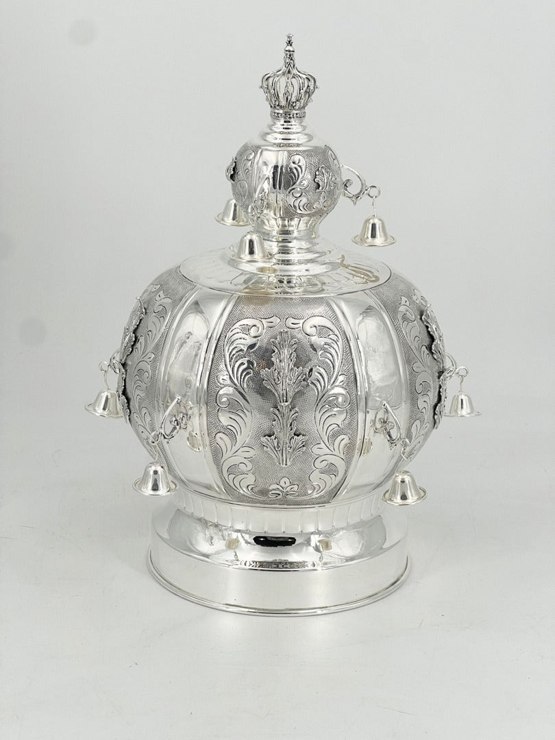 Sefer torah crown