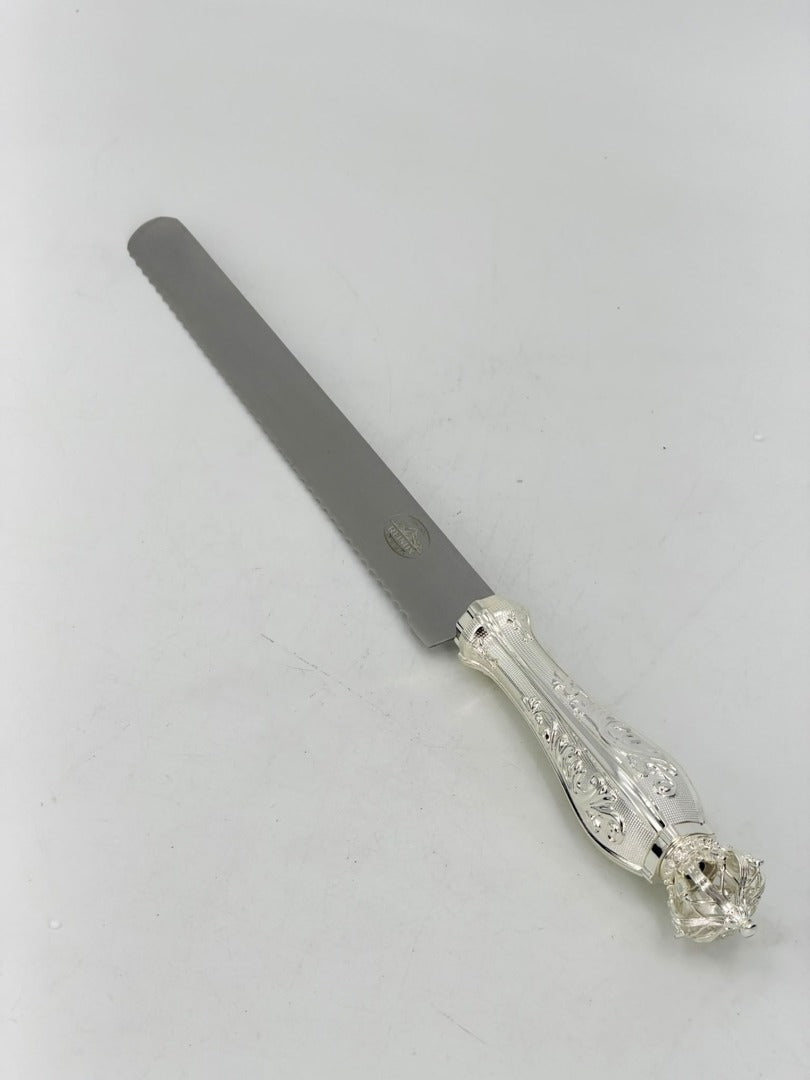 Knife With Crown (Serrated)