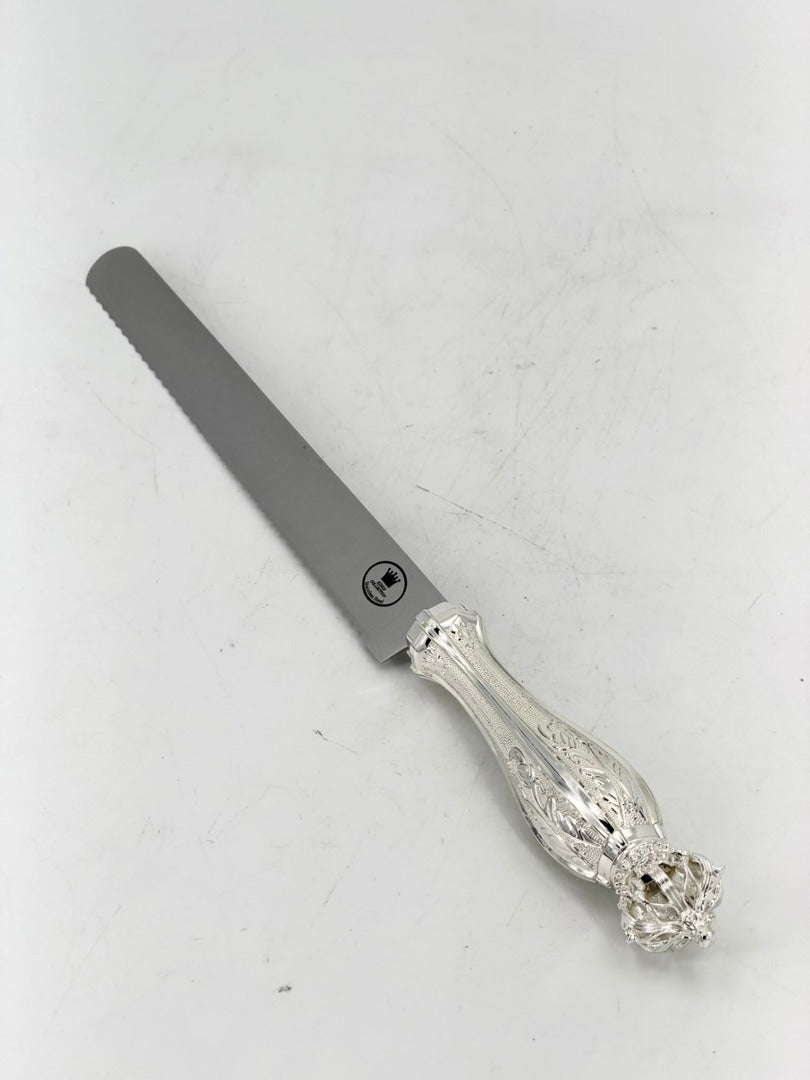 Knife With Crown (Serrated)